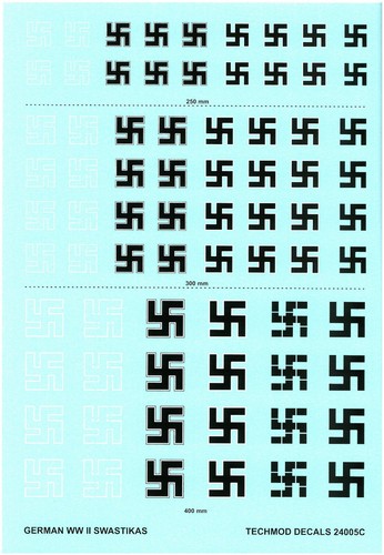 Techmod 24005 1/24 German Luftwaffe WWII Military Signs Cross 260, 300, 400mm - Picture 2 of 4