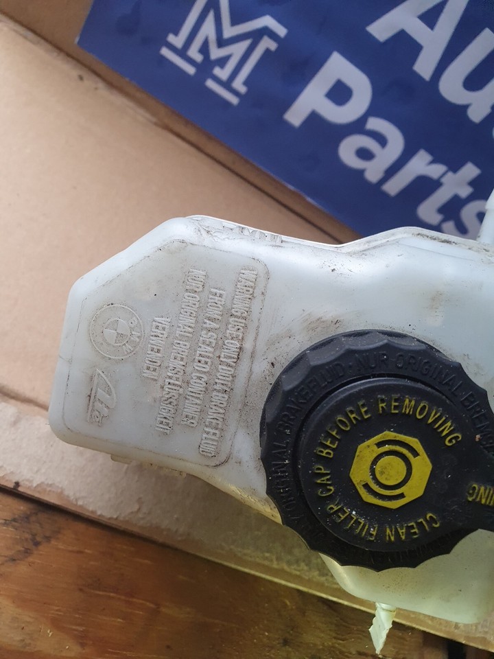 BMW 1 3 SERIES E90 BRAKE SERVO WITH FLUID BOTTLE TANK RESERVOIR 2.0 eBay
