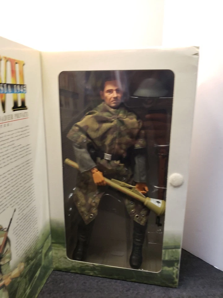 Dragon -  WW II  East Prussia 1945 , Wolf  NIB  1:6 Scale  (1219K)  70009 - Image 2 of 4