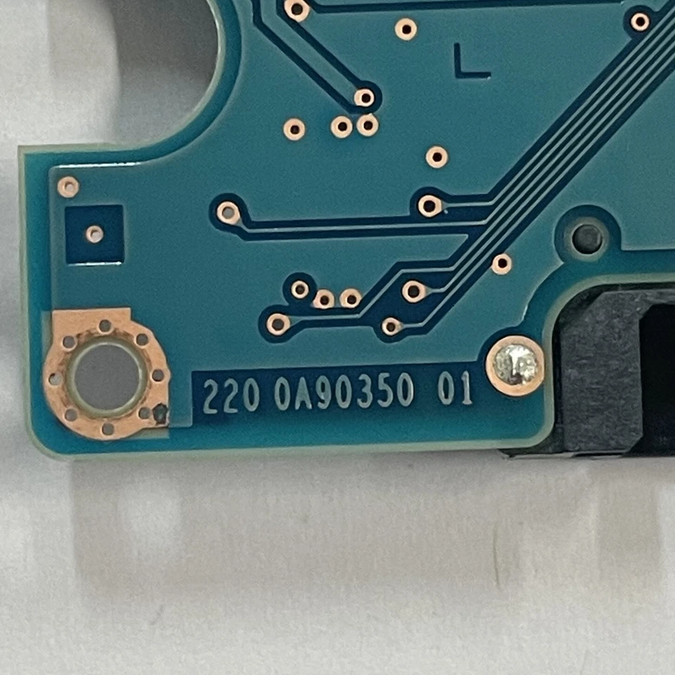 Hitachi Z5K500-500 2.5" SATA HDD PCB 0J38105 HTS545050A7E362 220 0A90350 01 - Image 2 of 4