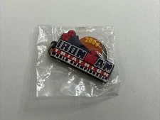 Ironman World Championships 2004 Kona Hawaii Triathlon Collectors Keychain