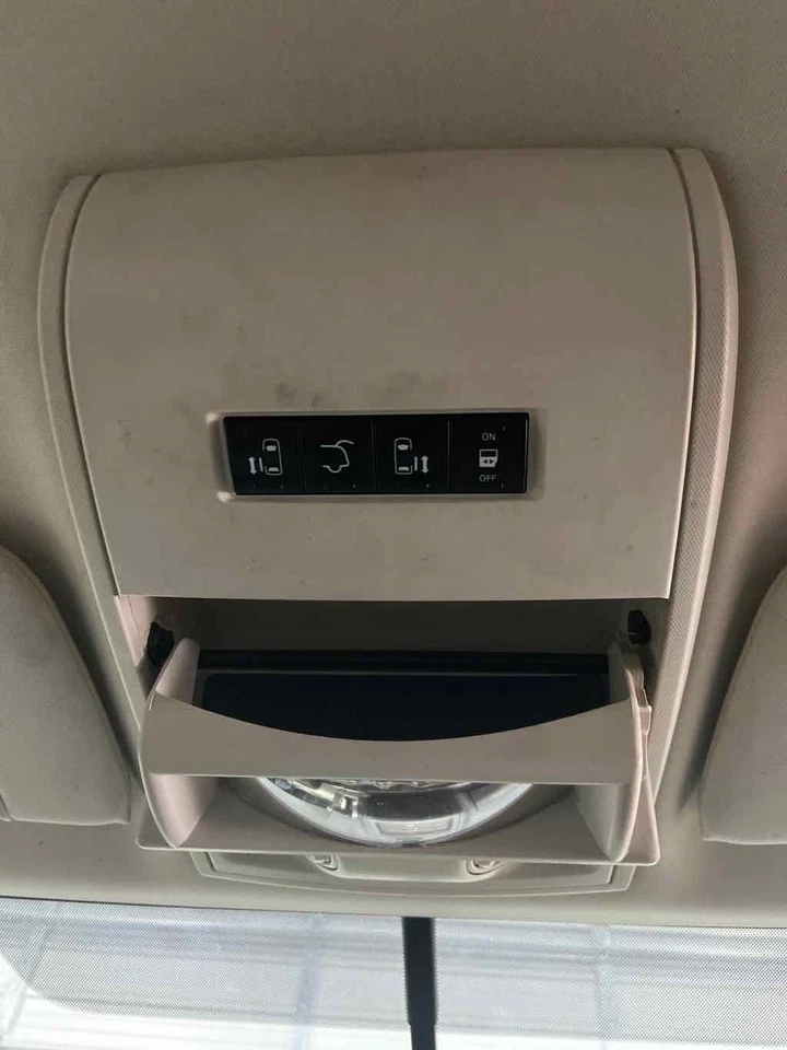 Used Front Upper Center Console fits: 2010 Volkswagen Routan roof Front Upper Gr Foto 3 de 4