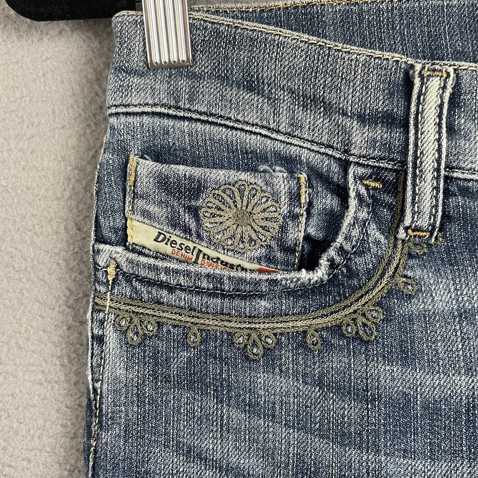 Diesel LIV Jeans Womens 25 Stretch Denim Made in Italy Embroidered Pocket 0081M - Image 2 of 4