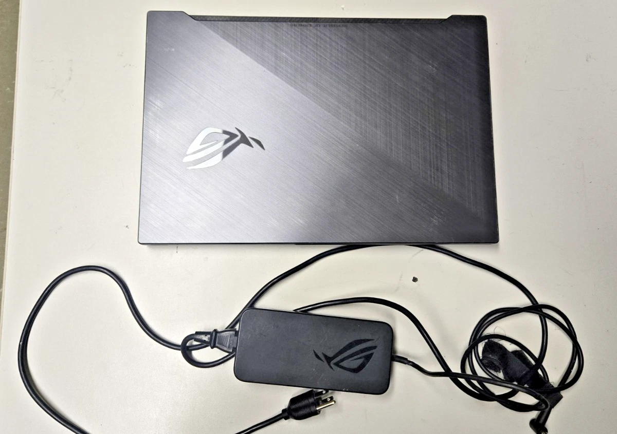 ASUS ROG Strix Scar II GL704GW i7-8750H 16 GB Ram 512 GBNVMe RTX2070 con cargador OEM