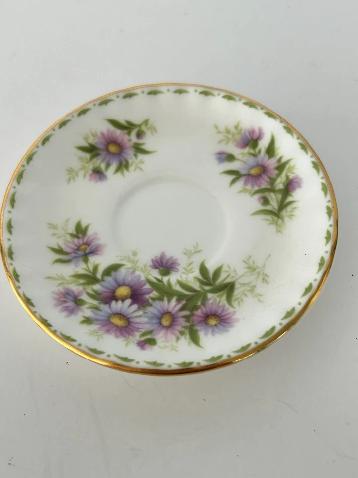 De colección. Taza de té porcelana de hueso miniatura Royal Albert Michaelmas Daisy SEPTIEMBRE 1970 Foto 4 de 4
