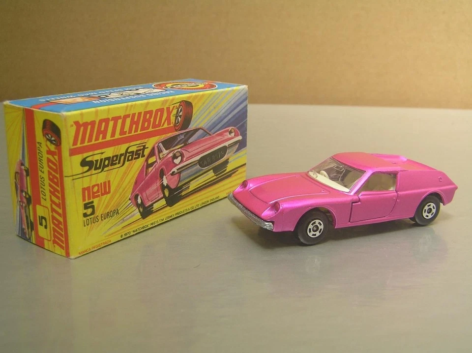 Matchbox Superfast MB5 Lotus Europa Purple with Thick Wheels Near Mint in Box - Image 4 of 4