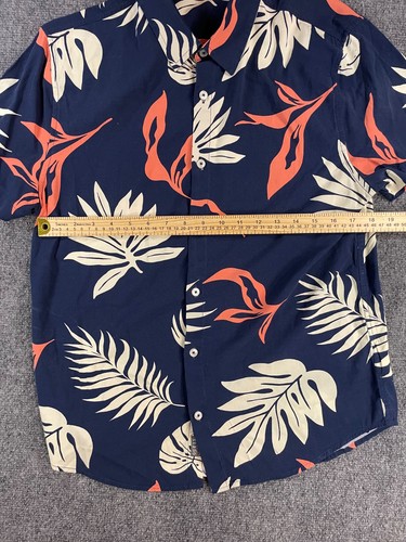 GUESS short sleeve button down shirt size MED - Picture 5 of 9