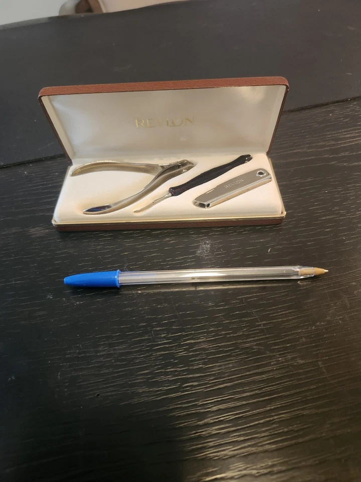 Kit de aseo de uñas Revlon The Grand Essentials para hombre Foto 4 de 4