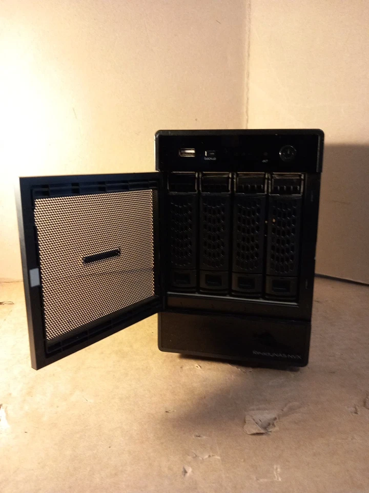 Netgear ReadyNAS RND-4A RNDP4000 4 Bay NAS Device 2 x LAN, 3 x USB, 4 x caddies - Image 4 of 4