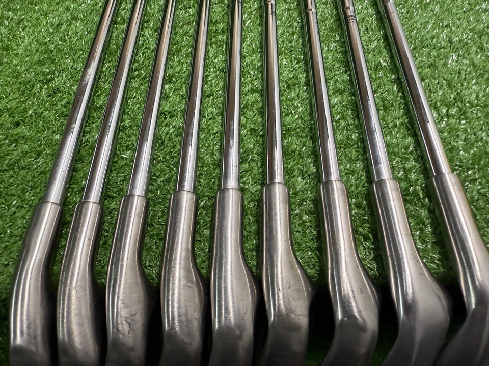 Juego de hierros AFC-202 dorado tamaño mediano 3-PW+SW TT Lite damas acero NUEVOS AGARRES EN MUY BUENA CONDICIÓN/sa6600 Foto 3 de 4