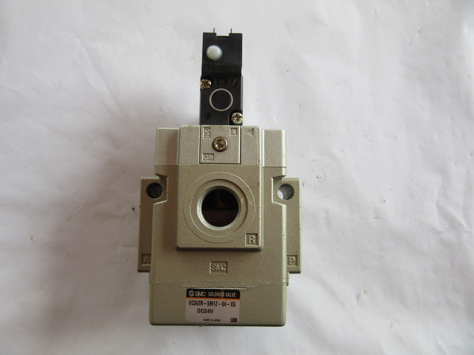 SMC VG342R-5M1Z-04-XG Solenoid Valve 24VDC NEW!!! Free Shipping