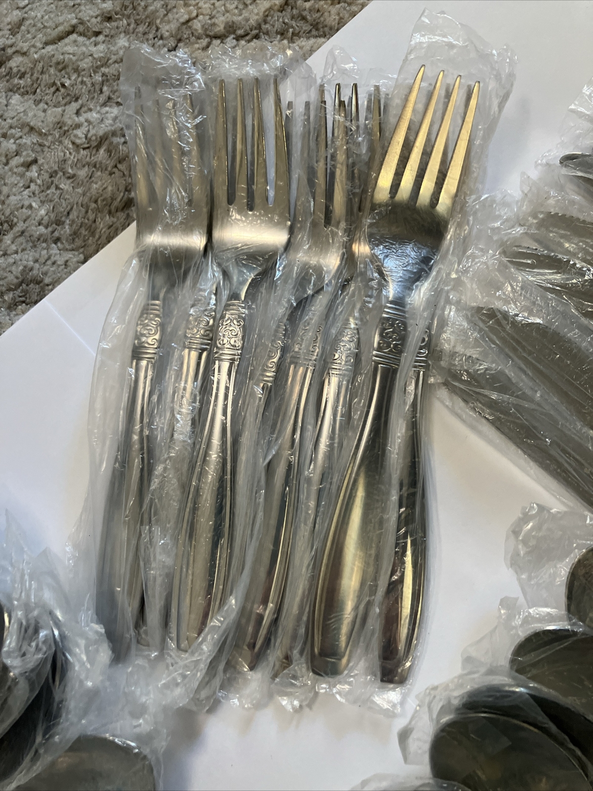 Oneida VISTA Flatware 45 Piece Set Service for 8 Plus Serving Utinsels