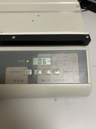 DPC Micromix 5 Laboratory Four Poisition Mixing Microplate Shaker - Picture 7 of 8