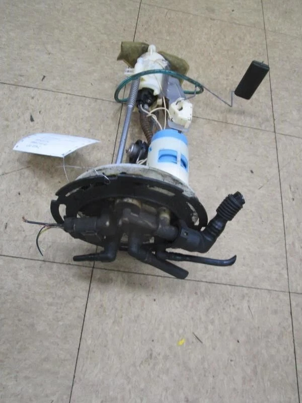 2004 - 2006 Ford Ranger XLT 4.0L 4X4 Fuel Pump Assembly OEM - Изображение 2 из 4