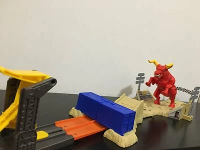 el toro loco showdown playset