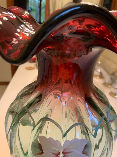 Fenton Hand Blown Art Glass Rubina Verde Melon Vase with Dragonfly - Picture 11 of 13