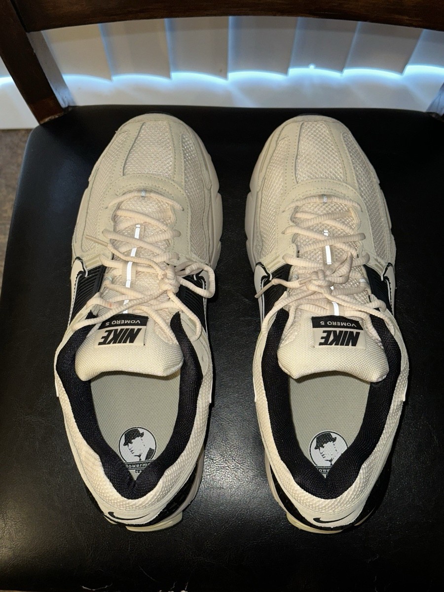 NEW NIKE ZOOM VOMERO 5 Sz 13 HF1553 701 Alabaster Black Running