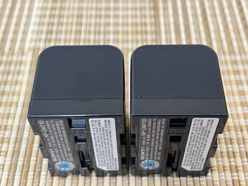 Sony NP-QM71D 7.2V OEM Li-ion Battery Packs and BC-TRM Battery Charger 10018045 - Image 4 of 4