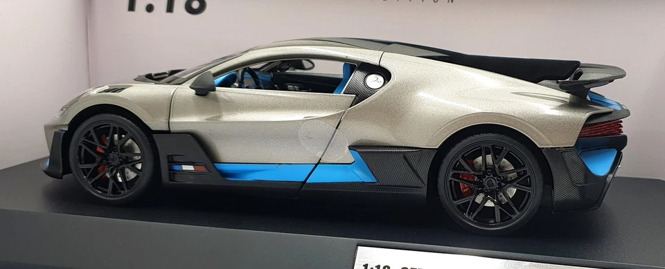 CMJ 1/18 Scale Diecast DC118BDGY - Bugatti Divo - Grey - Image 2 of 4