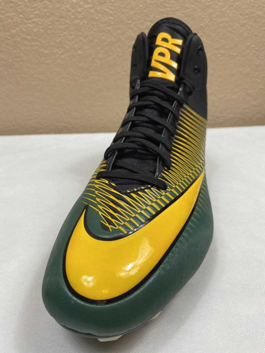Nike green speed football hotsell boots