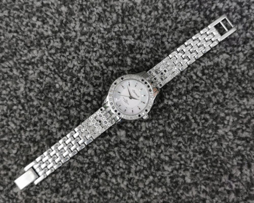 Reloj Ingersoll de Pulsera Pequeño, Conjunto de Diamantes y Gemas Bisel Esfera Perla Acero Inoxidable - Imagen 2 de 17