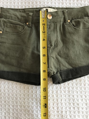 Forever 21 Women’s Juniors Shorts size 11/12 Olive Green Cuffed Stretch Zip Up - Picture 5 of 12