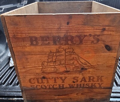 Vintage Pre-Owned Vintage Berry Bros & Rudd Ltd Cutty Sark Scotch Box Wood Crate