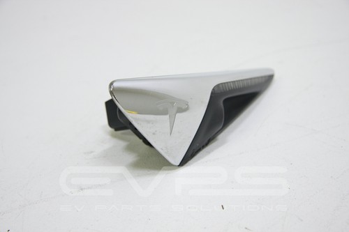 Cámara guardabarros izquierdo Tesla Model 3 2017-2022 OEM LH 1125106-77-E - Imagen 3 de 6
