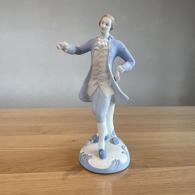Antike Porzellan Figur Royal Dux Rokoko - Edler Herr