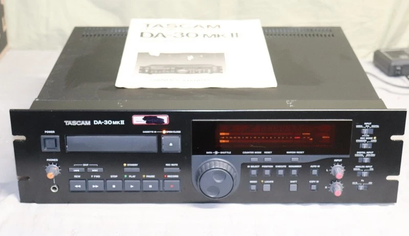Tascam DA-30 DAT Deck / Studio DAT Enregistreur XLR / Révisé 1 An
