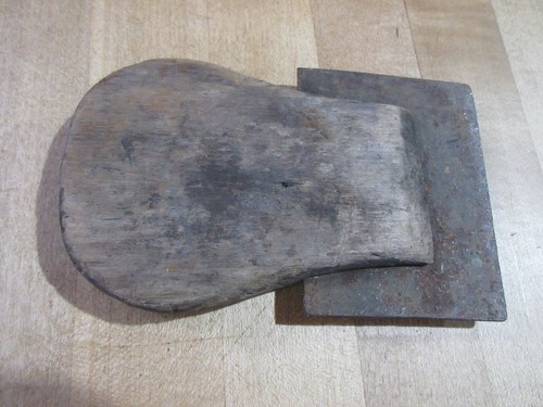 Vintage Trapping Handmade Fur Pelt Scraper Fleshing Tool. (w15)