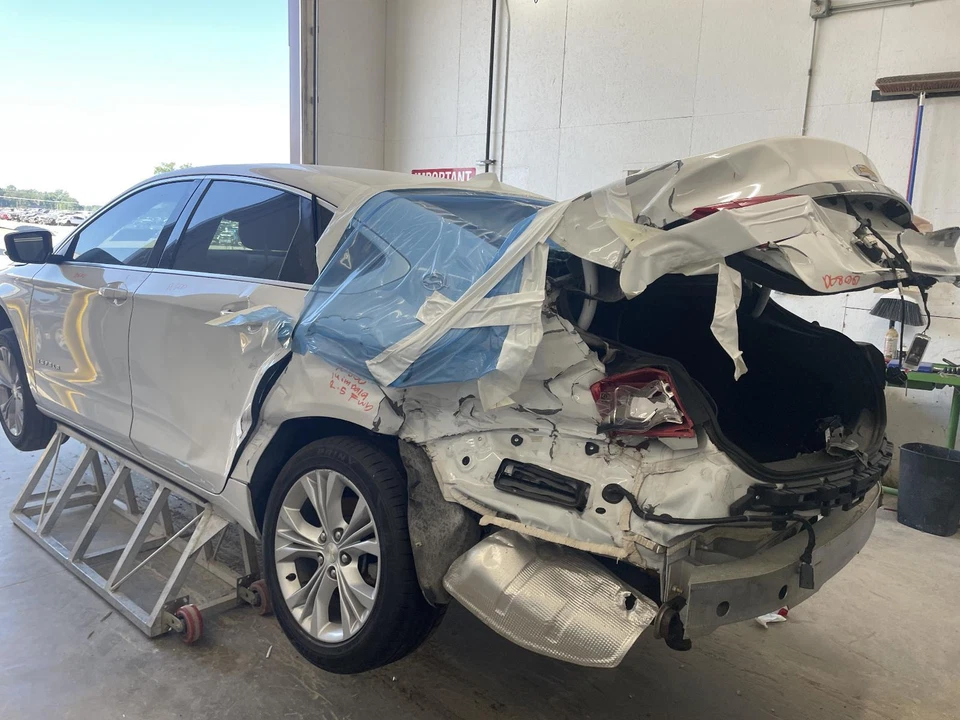 Conjunto de bomba y motor ABS usado se adapta a: Chevrolet Impala 2014 montaje VIN 1 4º Foto 2 de 4