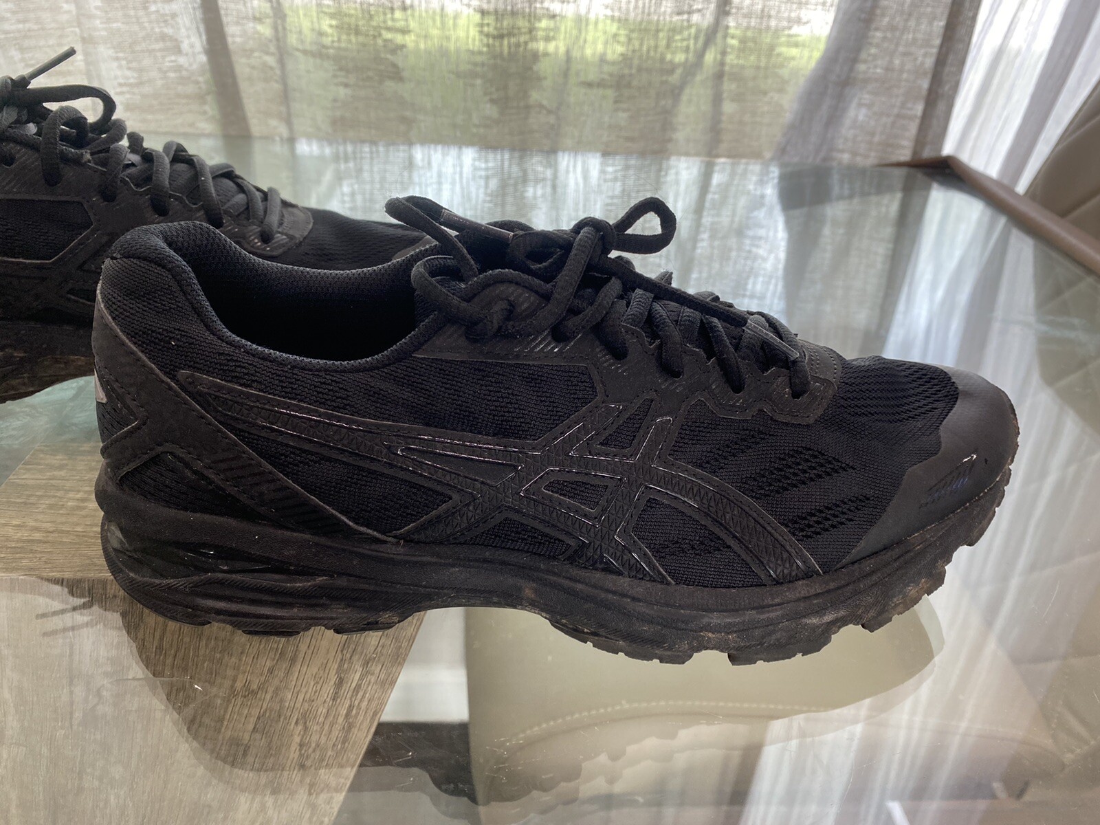 asics t6a8n black