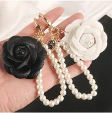 1PC Camellia Flower Bag Charm Pearl Keychain Crystal Key Ring Car Charm Pendant