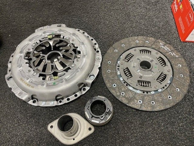 AUDI  A4 S4 B8 8K2 8K5 A5 S5 8T3 S4 S5 QUATTRO CLUTCH KIT 0B1141031K 0B1141031P