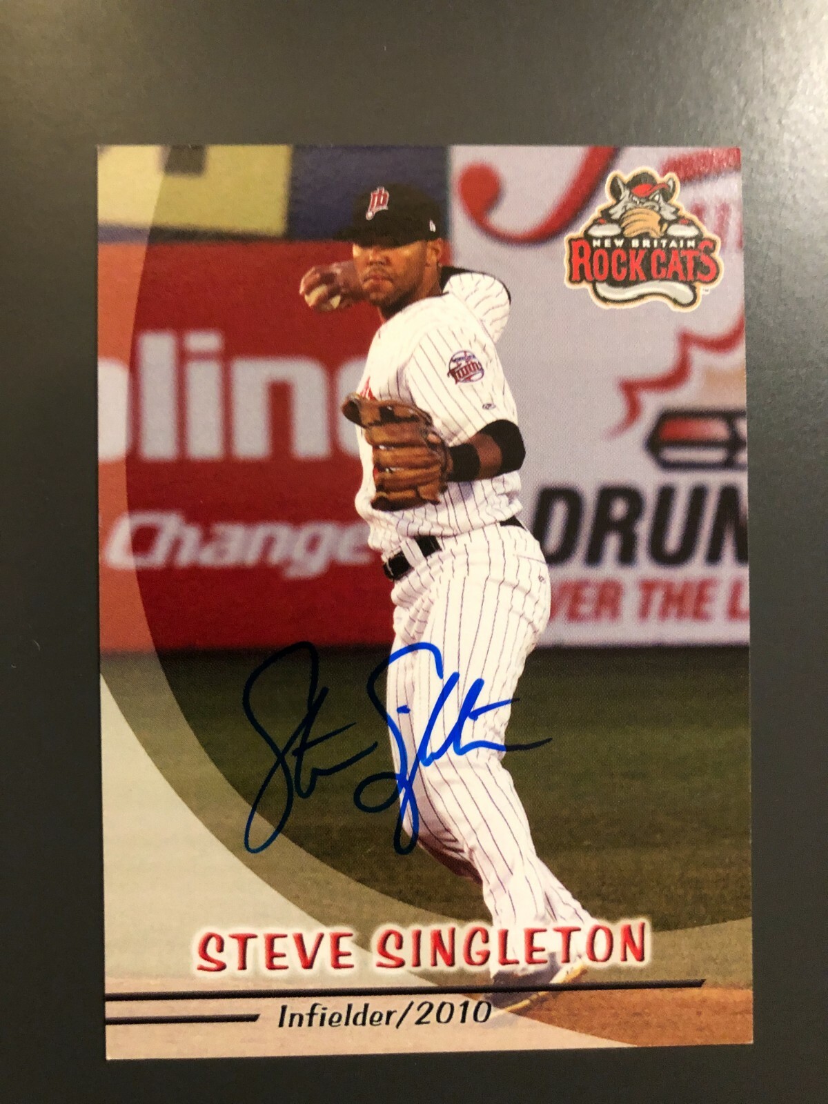 Minnesota Twins STEVE SINGLETON autographed 2010 Grandstand New Britain RockCats