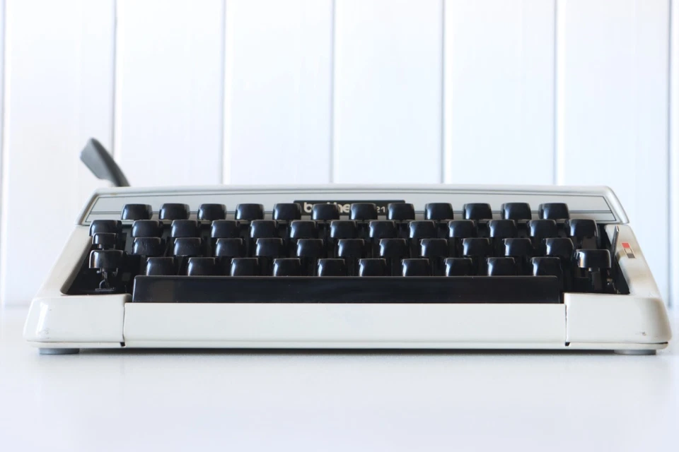 BROTHER 251 - Metal - Typewriter + Case ***** Excellent Condition ***** - Image 3 of 4