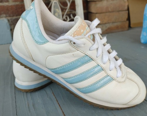 womens size 7 adidas