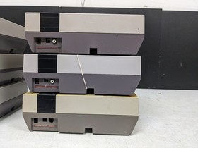 Lot of Nintendo Entertainment System NES Consoles (For Parts/Repair)