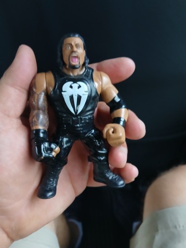 ROMAN REIGNS 4.5