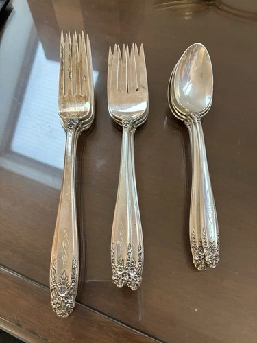 International Sterling Flatware Over 450 Grams (4) Spoons (8) Forks Below Spot