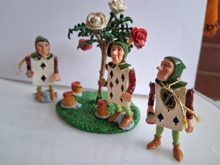 HANTEL Gardeners & Rose Tree from Alice Collection