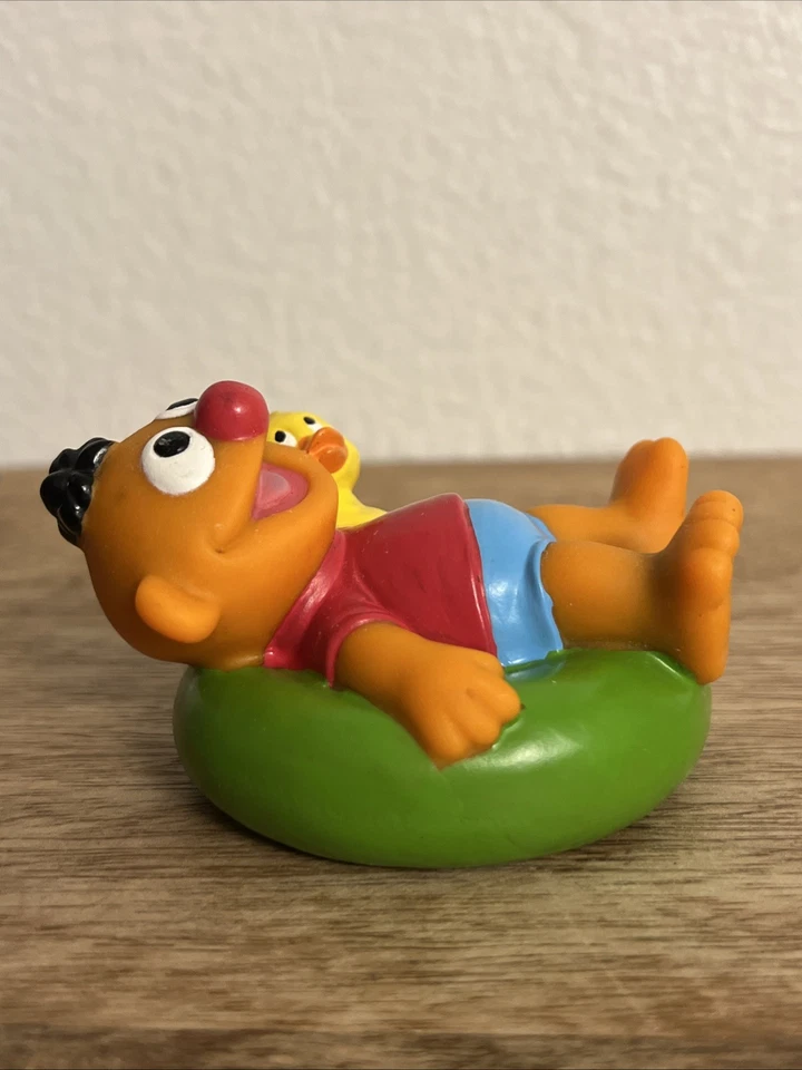 Ernie с желтой резиновой уткой для бассейна плавающий плот Sesame Street Henson винтажная игрушка - Изображение 4 из 4