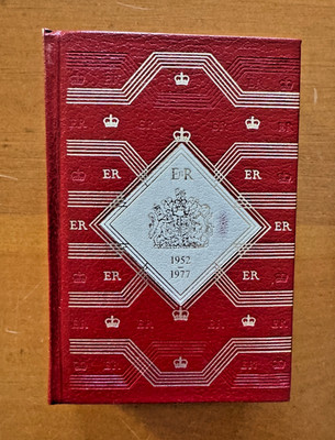 The Oxford Miniature Coronation Bible E-R 1952 1977 Red