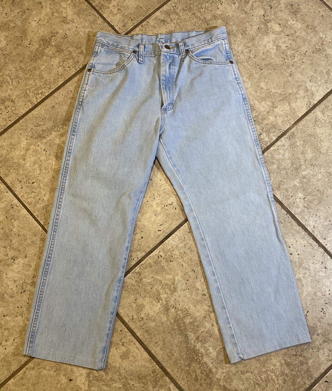Wrangler Jeans Men's Size 30x32 Blue Light Wash 1013MWZGH Denim