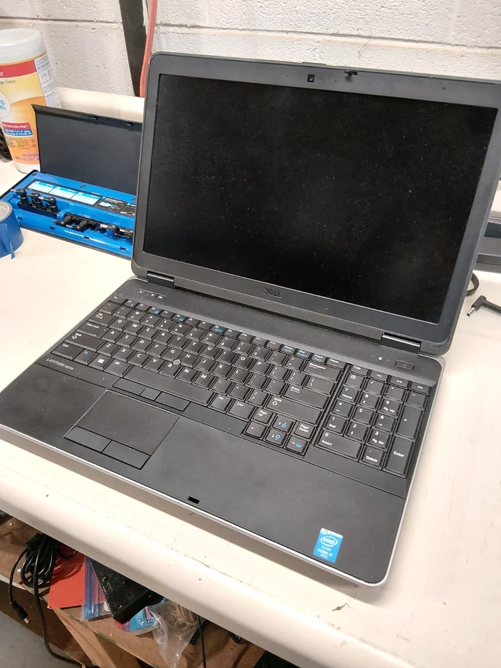 Dell Latitude E6540 15" Core i7-4ta generación 2,7 GHz 8 GB RAM - SIN DISCO DURO #607 Foto 3 de 4