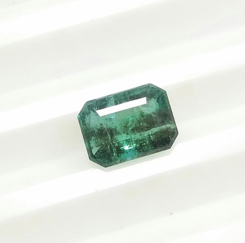 Esmeralda verde brillante natural de 2,35 quilates Zambia mina de tierra corte esmeralda de alta calidad - Imagen 4 de 12