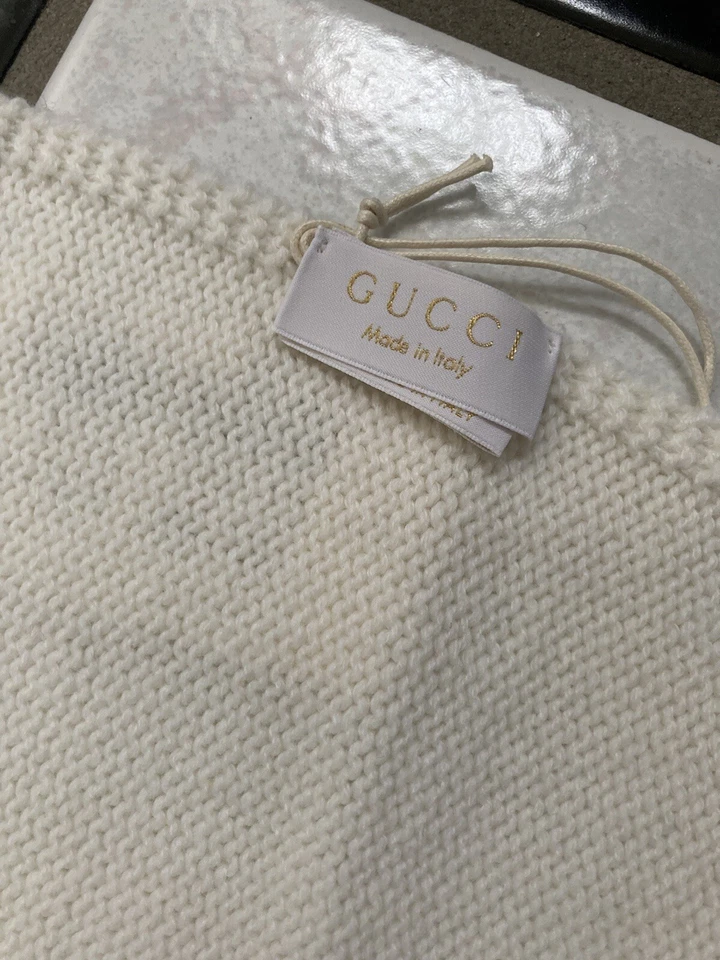 NUEVO CON ETIQUETAS 100 % AUTÉNTICO Gucci Niños Con Capucha Lana Mezcla Cachemira Bufanda Logotipo MOP  Foto 3 de 4