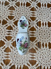 Vintage Porcelain Wall Pocket Scissors Holder Floral Pattern