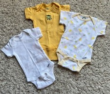 Gerber Onesies Lot Size Newborn  0-3 Months EUC